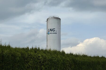 UK to Ban Maritime Services for Russian LNG as G7 squeeze Moscow