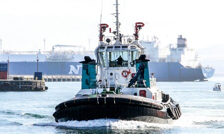 Port of Tyne Invests in UK’s First Electric Foiling Tug Boat