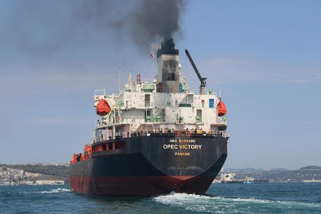 IMO Debates Intensify Over Shipping Emissions Levy