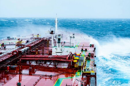 US Sanctions Target Russian Oil Tankers Still Under Construction
