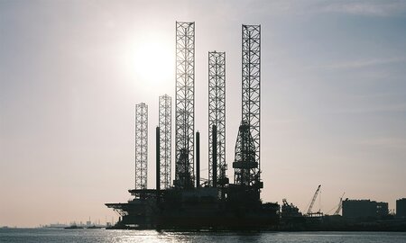 UK Probes 37 Firms Over Russian Oil Ties